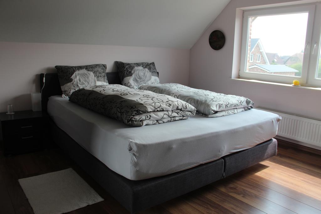 Haus Rheinblick Bed and Breakfast Grieth Kamer foto